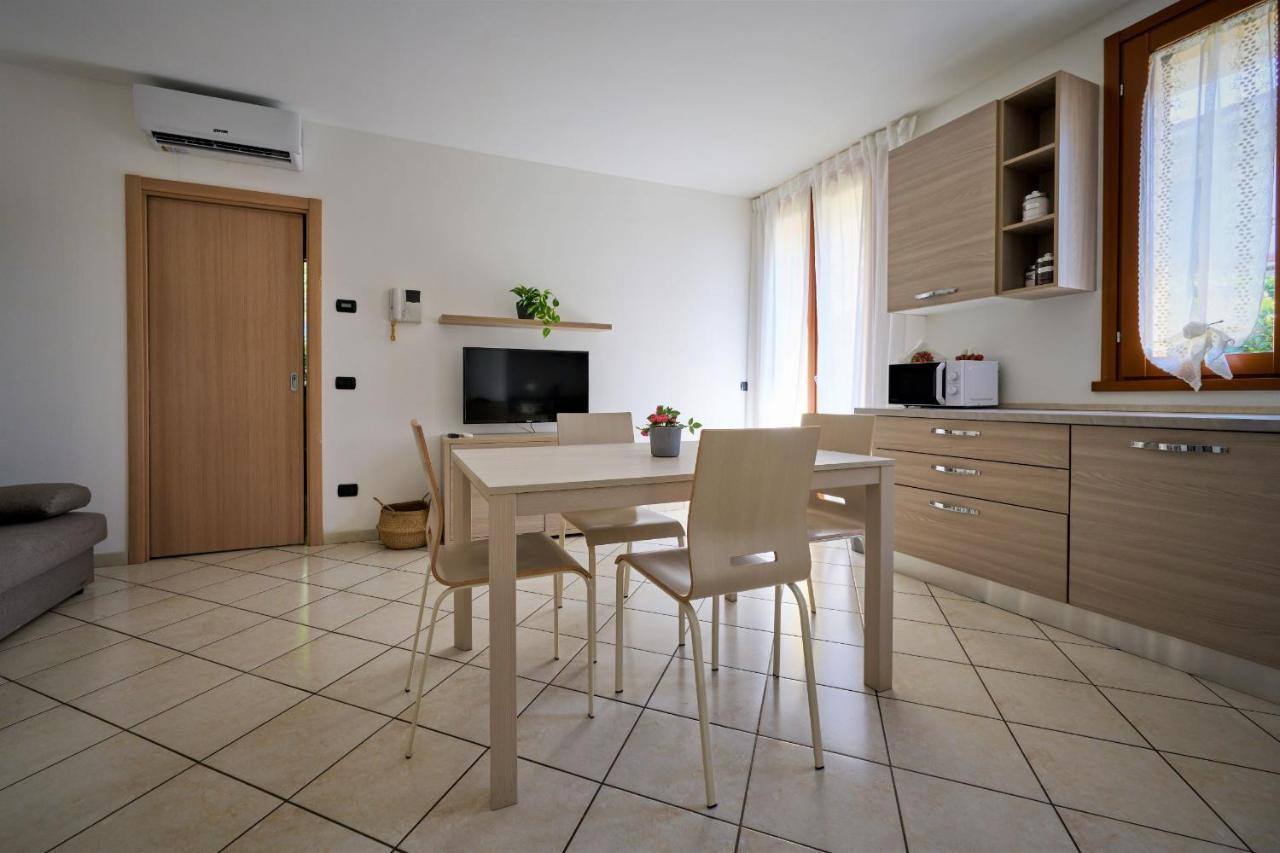 La Casa Dei Tigli - Bilocale Con Taverna E Giardino Appartement Gorgonzola Buitenkant foto